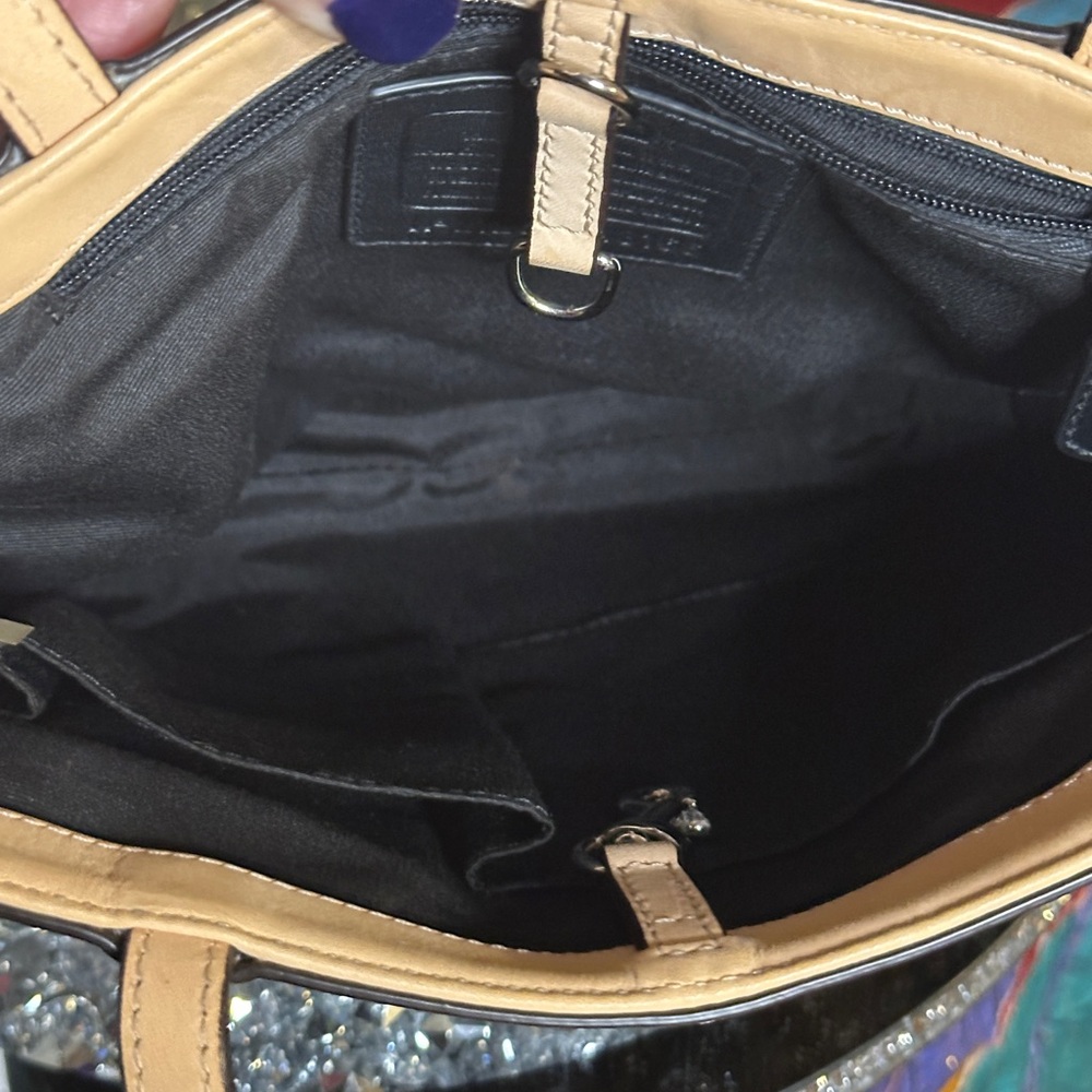 EUC Coach Peyton Embossed Patent Leather Small Tote. - Picture 6 of 8